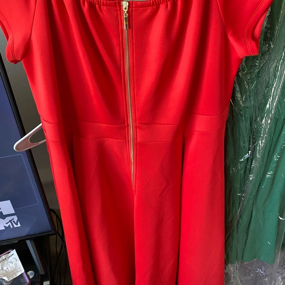 Red long dress - Picture 4 of 4